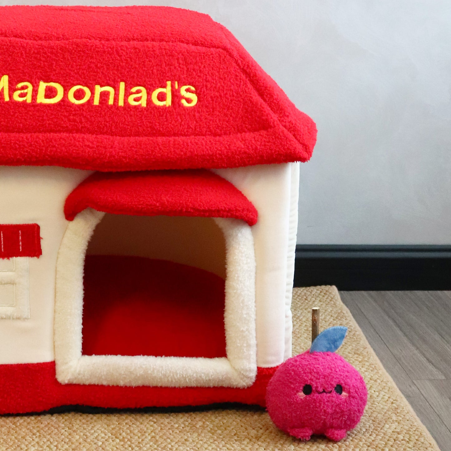 Cat House Bed – Cozy McDonald’s Style
