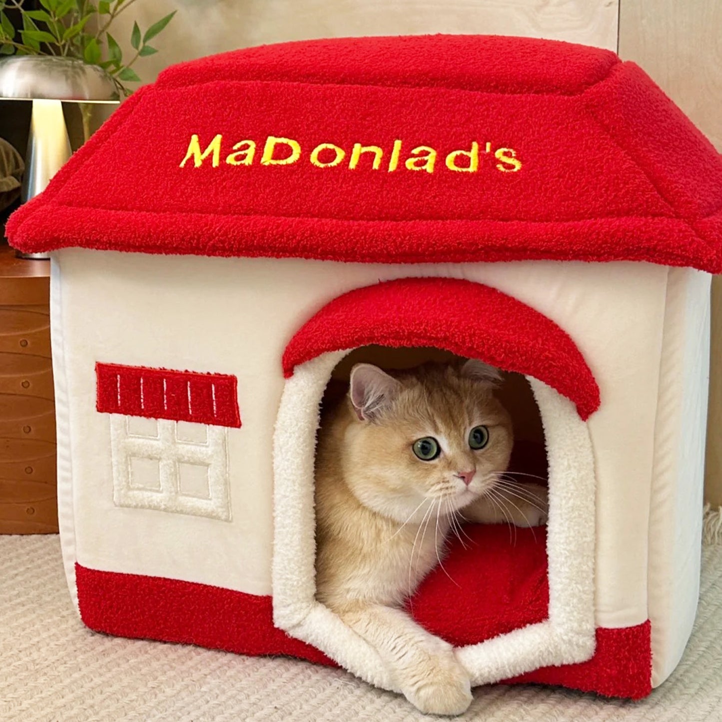 Cat House Bed – Cozy McDonald’s Style